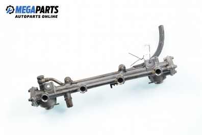 Fuel rail for Mercedes-Benz C-Class 202 (W/S) 1.8, 122 hp, sedan, 1994