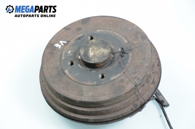 Butuc cu bielă și tambur pentru Nissan Micra (K12) 1.0 16V, 65 cp, 3 uși, 2003, poziție: stânga - spate