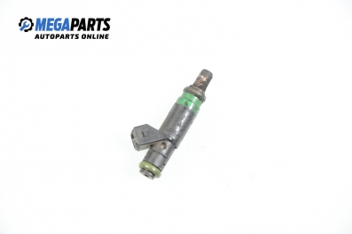 Duza benzină pentru Ford Focus I 1.4 16V, 75 cp, hatchback, 5 uși, 2003