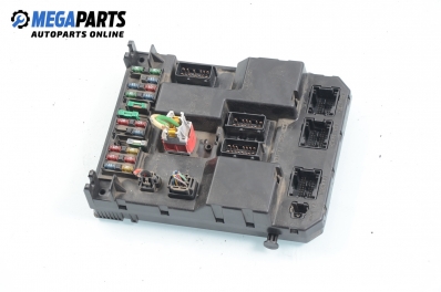 Fuse box for Peugeot 307 2.0 HDi, 107 hp, hatchback, 5 doors, 2004