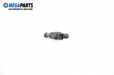 Duza benzină pentru Volkswagen Polo (6N/6N2) 1.4, 60 cp, 3 uși, 1999