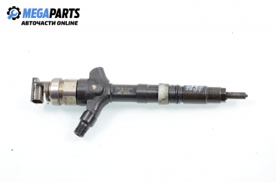 Diesel fuel injector for Toyota Avensis 2.0 D-4D, 116 hp, hatchback, 2003 № Denso 23670-0G010