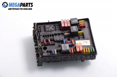 Fuse box for Volkswagen Golf V (2003-2008) 1.6