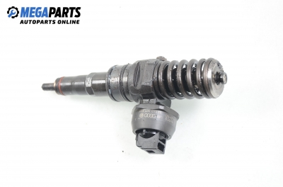 Einspritzdüse für Volkswagen Passat (B6) 2.0 TDI, 140 hp, combi automatik, 2005 № 038 130 073 BQ