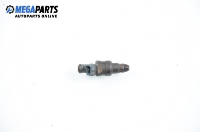 Gasoline fuel injector for BMW 3 (E30) 1.8, 115 hp, sedan, 1988