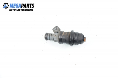 Gasoline fuel injector for Audi 80 (B4) 2.0, 115 hp, station wagon, 1993