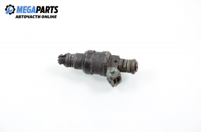 Gasoline fuel injector for BMW 3 (E36) 1.8, 113 hp, sedan, 1991