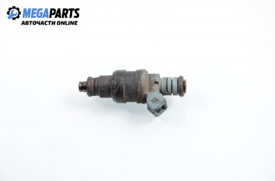 Gasoline fuel injector for BMW 3 (E36) 1.8, 113 hp, sedan, 1991