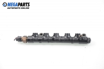 Fuel rail for Toyota Avensis Verso 2.0 D-4D, 116 hp, 2002