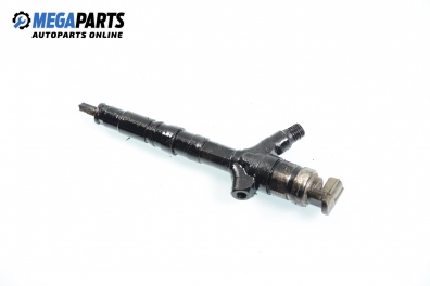 Diesel fuel injector for Toyota Avensis 2.0 D-4D, 116 hp, hatchback, 2004 № Denso 23670-0G010