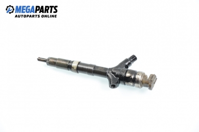 Diesel fuel injector for Toyota Avensis 2.0 D-4D, 116 hp, hatchback, 2004 № Denso 23670-0G010