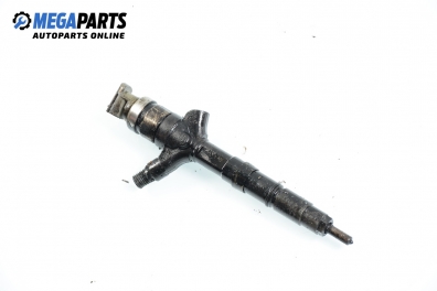 Diesel fuel injector for Toyota Avensis 2.0 D-4D, 116 hp, hatchback, 2004 № Denso 23670-0G010