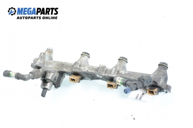 Fuel rail with injectors for Ford Mondeo Mk I 2.0 16V, 132 hp, hatchback, 1996