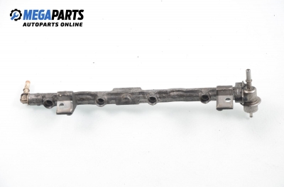 Fuel rail for Ford Focus 1.6 16V, 100 hp, hatchback, 5 doors, 1999