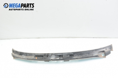 Capac sub ștergătoare pentru Volvo S40/V40 1.9 TD, 90 cp, sedan, 1998