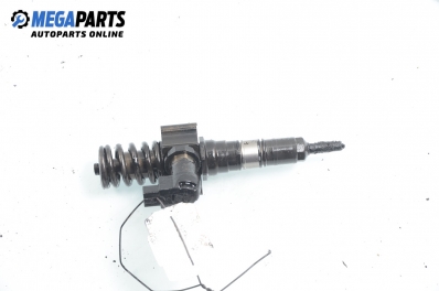 Diesel fuel injector for Volkswagen Passat (B6) 2.0 16V TDI, 140 hp, sedan, 2005