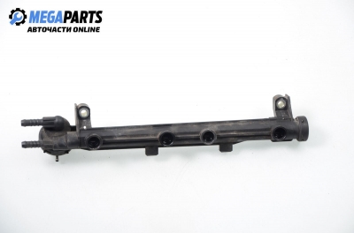 Fuel rail for Volkswagen Golf IV 2.0, 115 hp, station wagon automatic, 2000