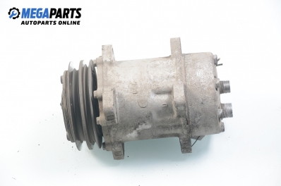 Kompressor klimaanlage für Volkswagen Passat (B3) 1.8, 90 hp, combi, 1991