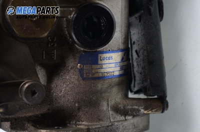 Diesel-einspritzpumpe for Fiat Marea 1.9 TD, 100 hp, combi, 1997 № Lucas R8448B033A