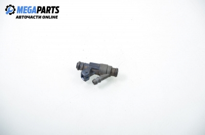 Gasoline fuel injector for Volkswagen Golf IV 2.0, 115 hp, station wagon automatic, 2000