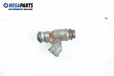 Duza benzină pentru Volkswagen Golf IV 1.4 16V, 75 cp, 3 uși, 1999