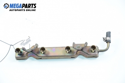 Fuel rail for Nissan Micra (K12) 1.0 16V, 65 hp, 3 doors, 2003