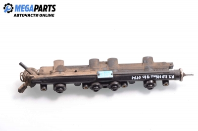 Fuel rail for Volkswagen Passat (B3) (1988-1993) 2.0, station wagon