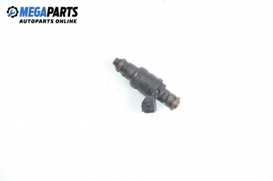 Gasoline fuel injector for Mercedes-Benz CLK-Class 208 (C/A) 2.0 Kompressor, 192 hp, coupe automatic, 1999