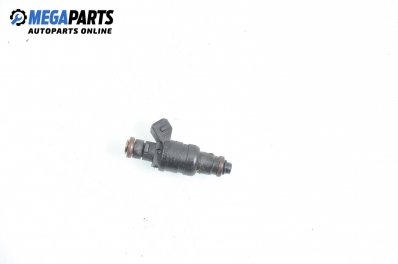 Gasoline fuel injector for Mercedes-Benz CLK-Class 208 (C/A) 2.0 Kompressor, 192 hp, coupe automatic, 1999