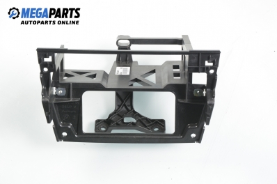 Consola centrală pentru BMW 3 (E90, E91, E92, E93) 2.0, 129 cp, sedan, 2006