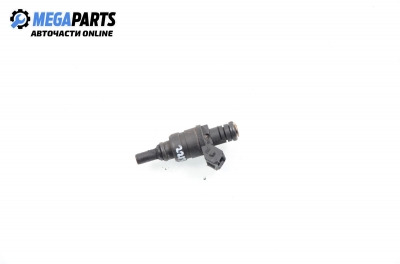 Gasoline fuel injector for BMW 3 (E46) 2.5, 170 hp, coupe automatic, 2000