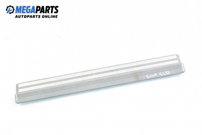 Prag interior pentru Mercedes-Benz E-Class 210 (W/S) 2.2 CDI, 125 cp, combi, 1999