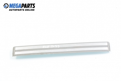 Prag interior pentru Mercedes-Benz E-Class 210 (W/S) 2.2 CDI, 125 cp, combi, 1999