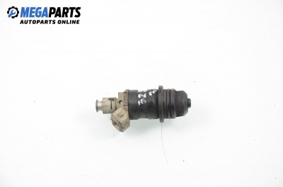 Gasoline fuel injector for Audi 80 (B4) 1.6, 101 hp, sedan, 1994