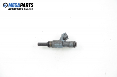 Gasoline fuel injector for Volkswagen Touareg 3.2, 220 hp automatic, 2006