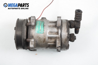 AC compressor for Volkswagen Golf III 1.6, 75 hp, 5 doors, 1995 № Sanden SD7H15