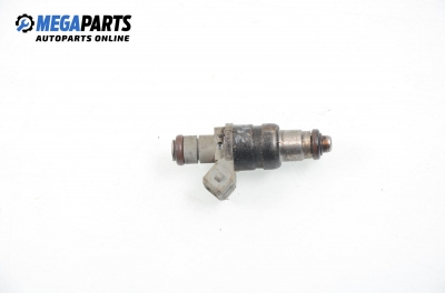 Gasoline fuel injector for Mercedes-Benz C-Class 202 (W/S) 1.8, 122 hp, sedan, 1996