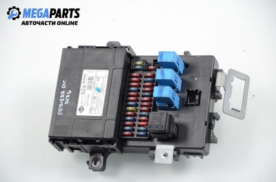 Fuse box for Nissan Primera (P11) 1.8 16V, 114 hp, station wagon, 2001