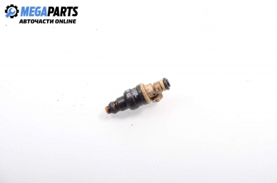 Gasoline fuel injector for Volkswagen Golf III (1991-1997) 1.6, station wagon