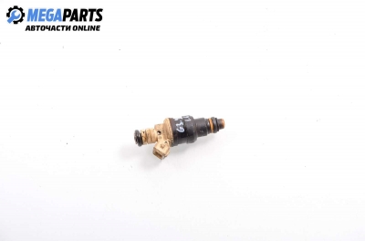 Gasoline fuel injector for Volkswagen Golf III (1991-1997) 1.6, station wagon