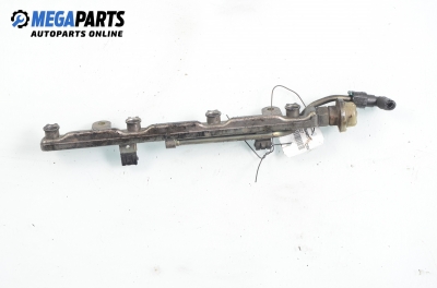 Fuel rail for Honda CR-V II (RD4–RD7) 2.0, 150 hp, 2003