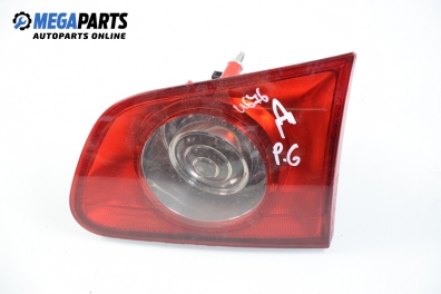 Innere bremsleuchte für Volkswagen Passat (B6) 2.0 TDI, 140 hp, combi, 2006, position: rechts