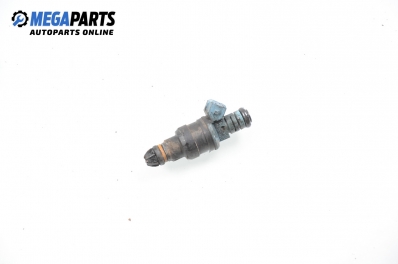 Gasoline fuel injector for BMW 3 (E36) 1.8, 113 hp, sedan, 1993