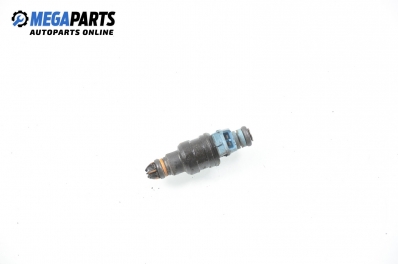 Gasoline fuel injector for BMW 3 (E36) 1.8, 113 hp, sedan, 1993