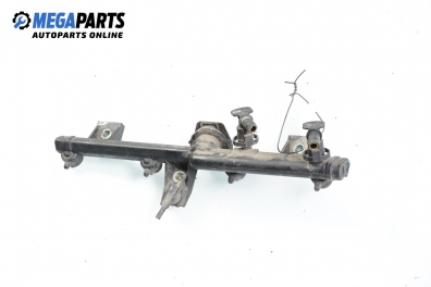 Fuel rail for Renault Clio II 1.6, 90 hp, 3 doors automatic, 1999