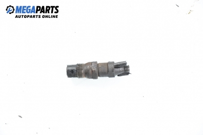 Diesel fuel injector for Volkswagen Passat (B3) 1.9 TD, 75 hp, station wagon, 1991