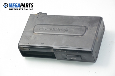 CD changer for Renault Clio II 1.6 16V, 107 hp, 3 doors, 1999 Pioneer