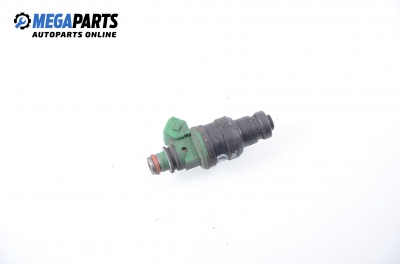 Gasoline fuel injector for Mitsubishi Pajero II 3.5, 208 hp automatic, 1995