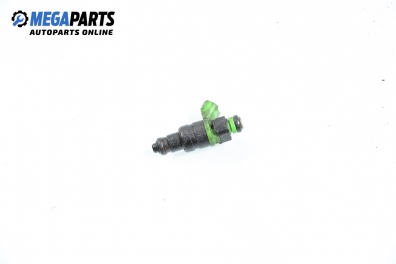 Gasoline fuel injector for Volkswagen Passat (B5; B5.5) 2.0, 115 hp, sedan automatic, 2001