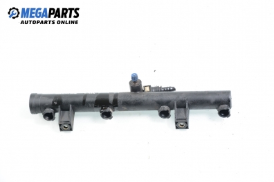 Fuel rail for Citroen Xsara Picasso 1.8 16V, 115 hp, 2001